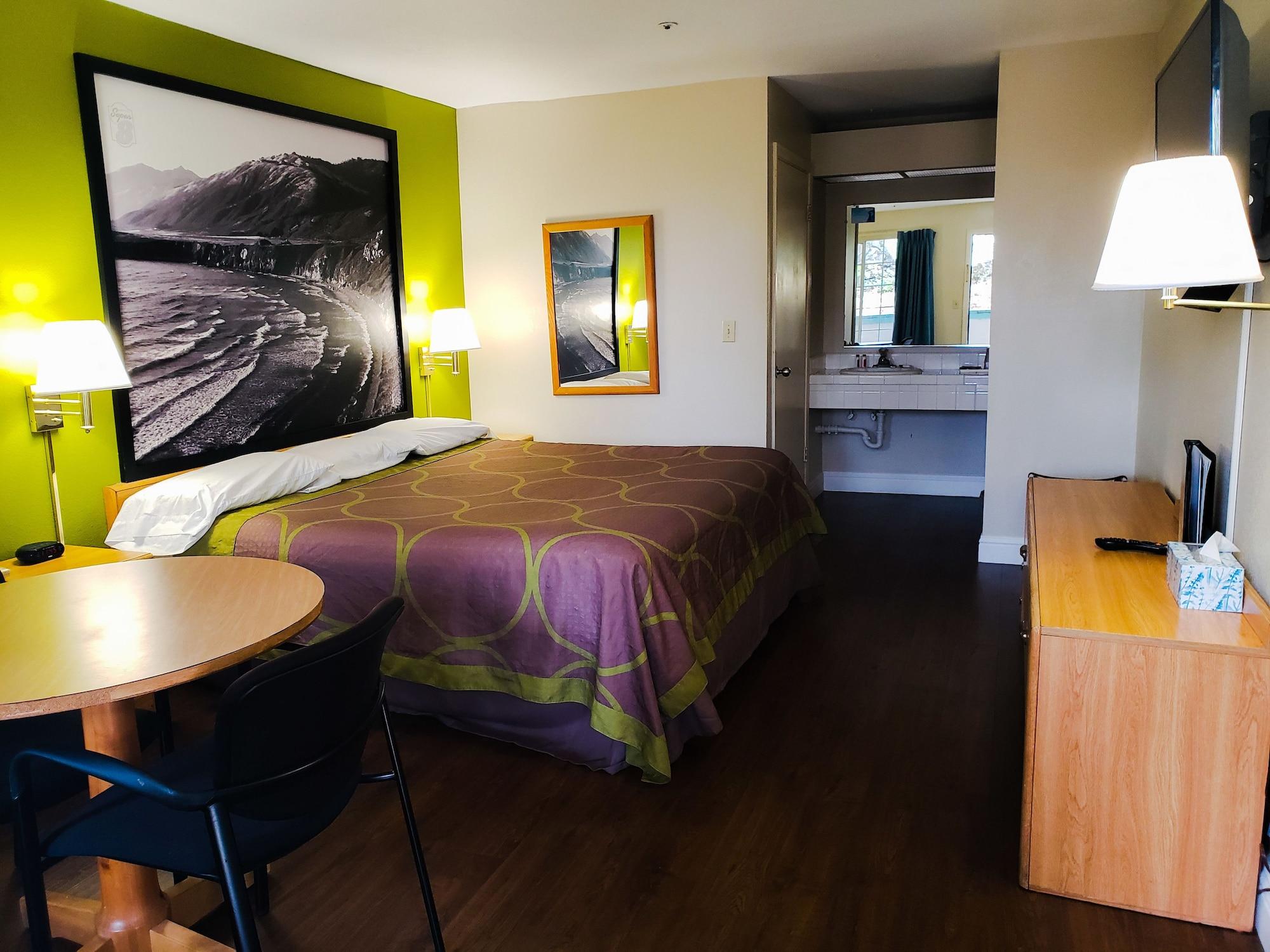 Super 8 by Wyndham Auburn Hotel Bagian luar foto