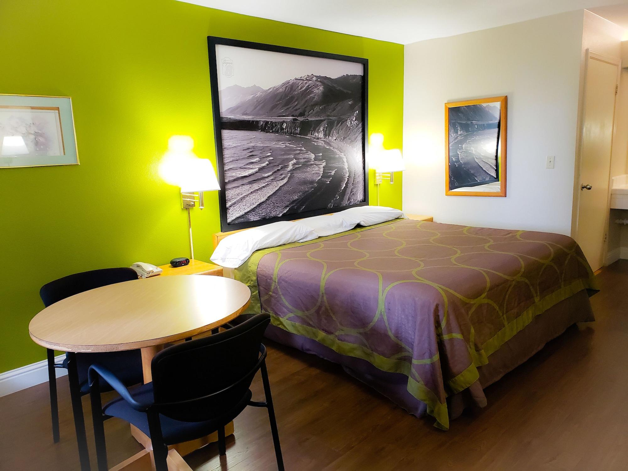 Super 8 by Wyndham Auburn Hotel Bagian luar foto