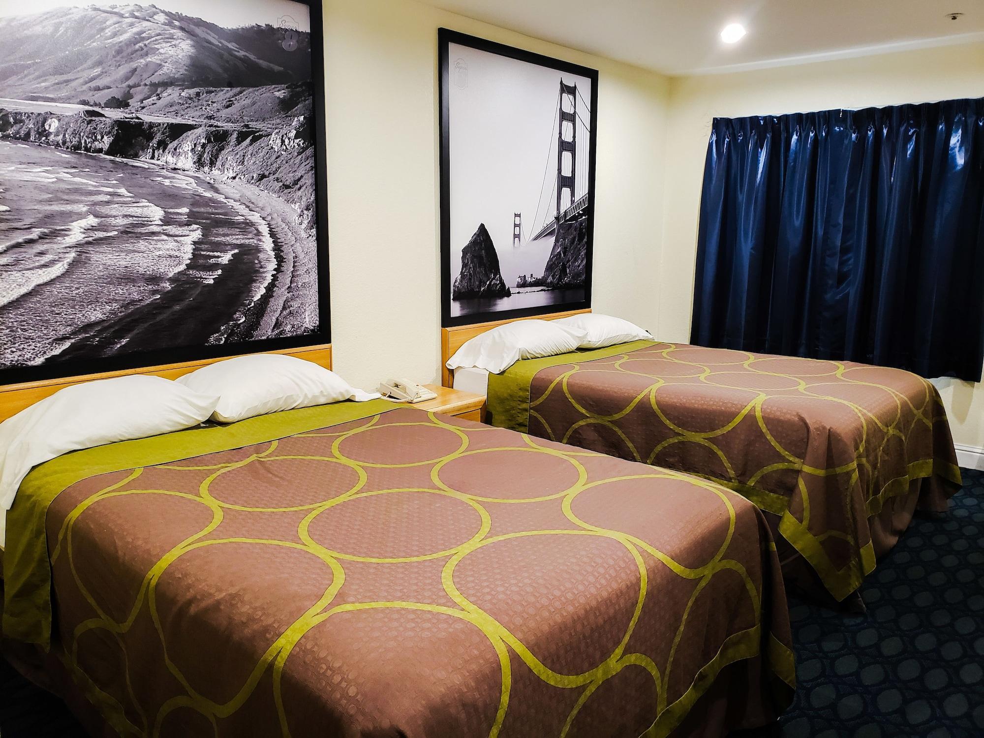 Super 8 by Wyndham Auburn Hotel Bagian luar foto