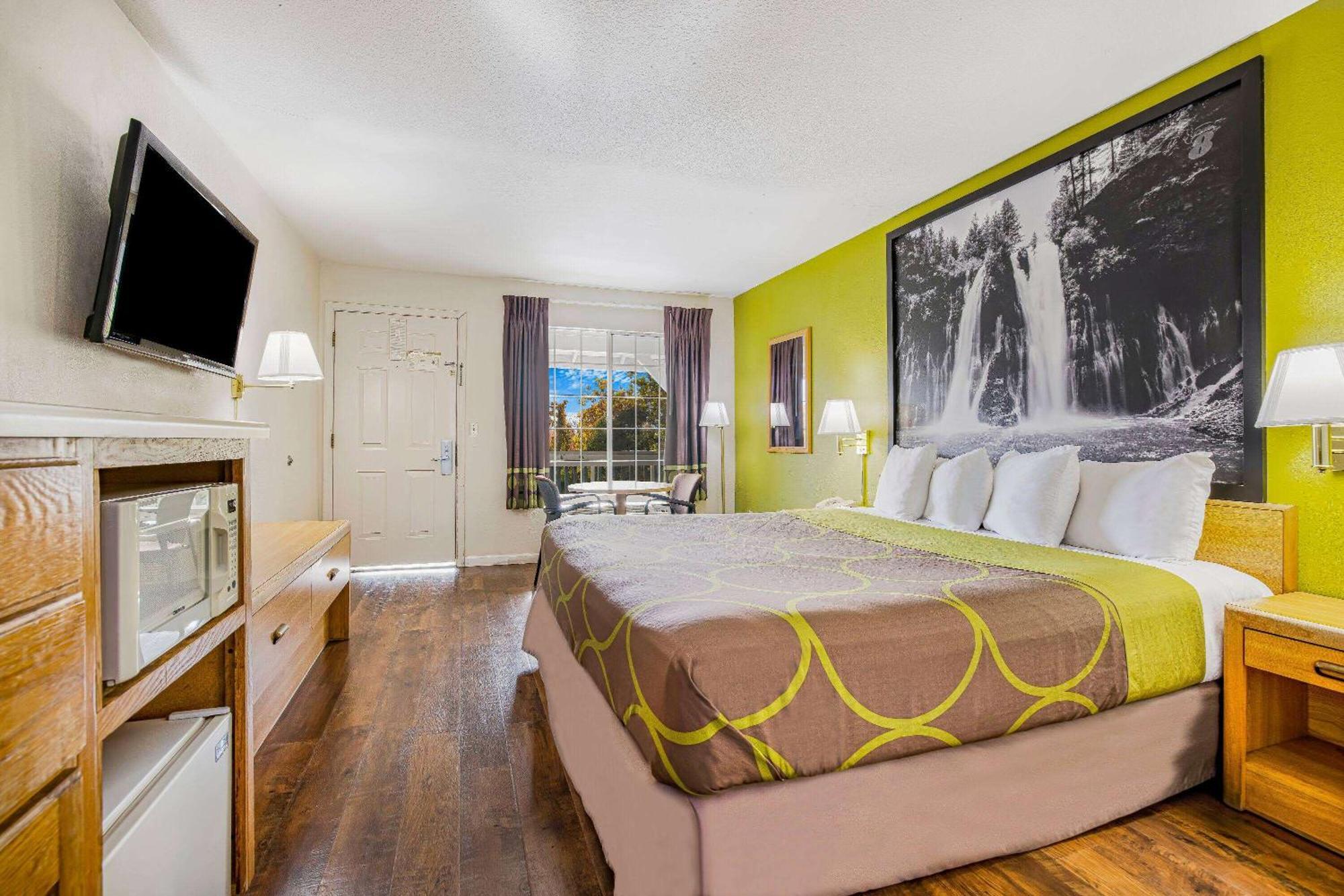 Super 8 by Wyndham Auburn Hotel Bagian luar foto