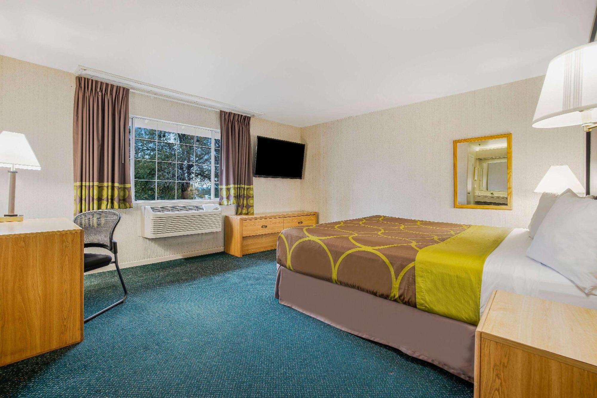 Super 8 by Wyndham Auburn Hotel Bagian luar foto