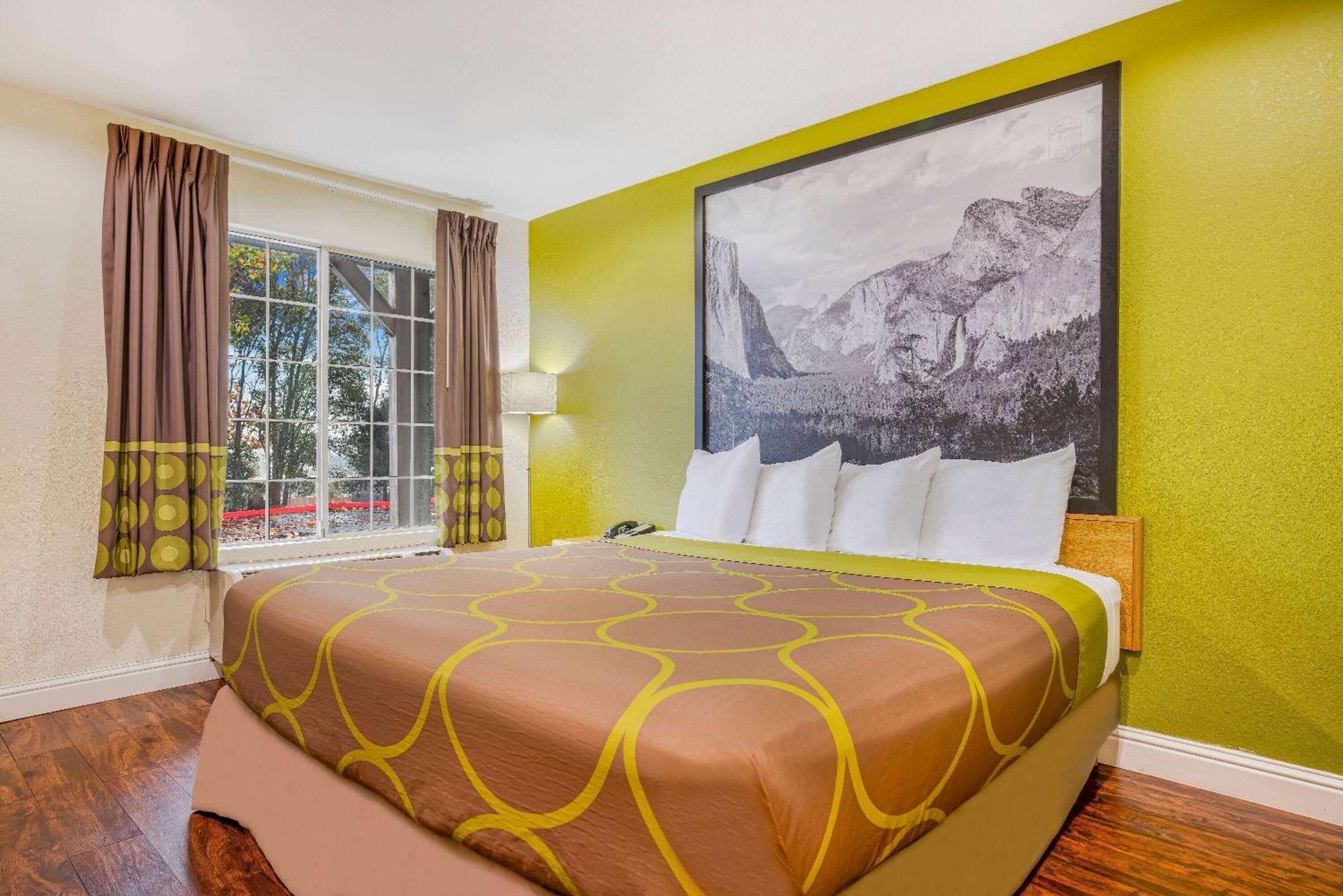 Super 8 by Wyndham Auburn Hotel Bagian luar foto