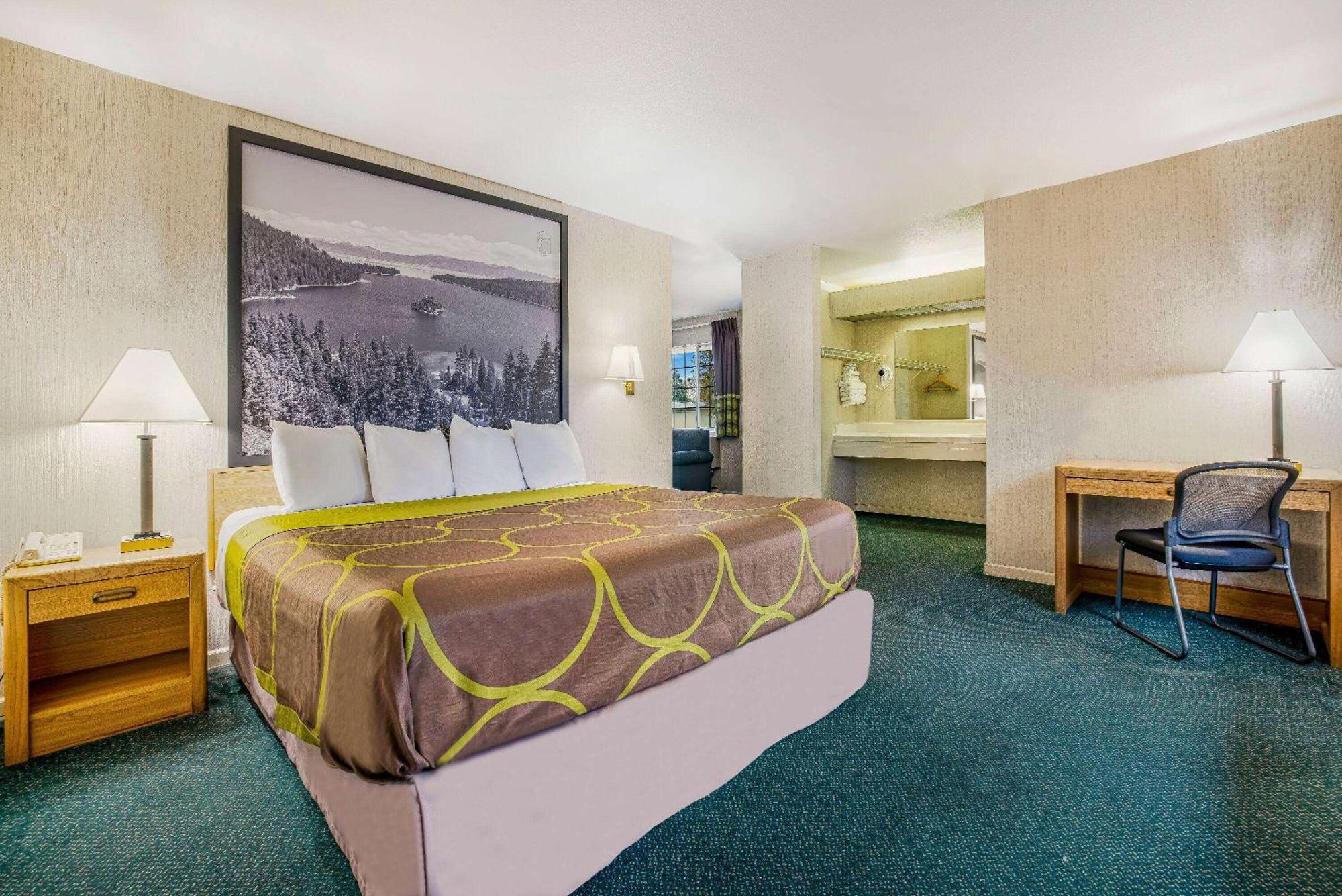 Super 8 by Wyndham Auburn Hotel Bagian luar foto